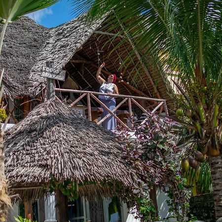 Beachfront Villa Ladha Ya Zanzibar Джамбиани Екстериор снимка