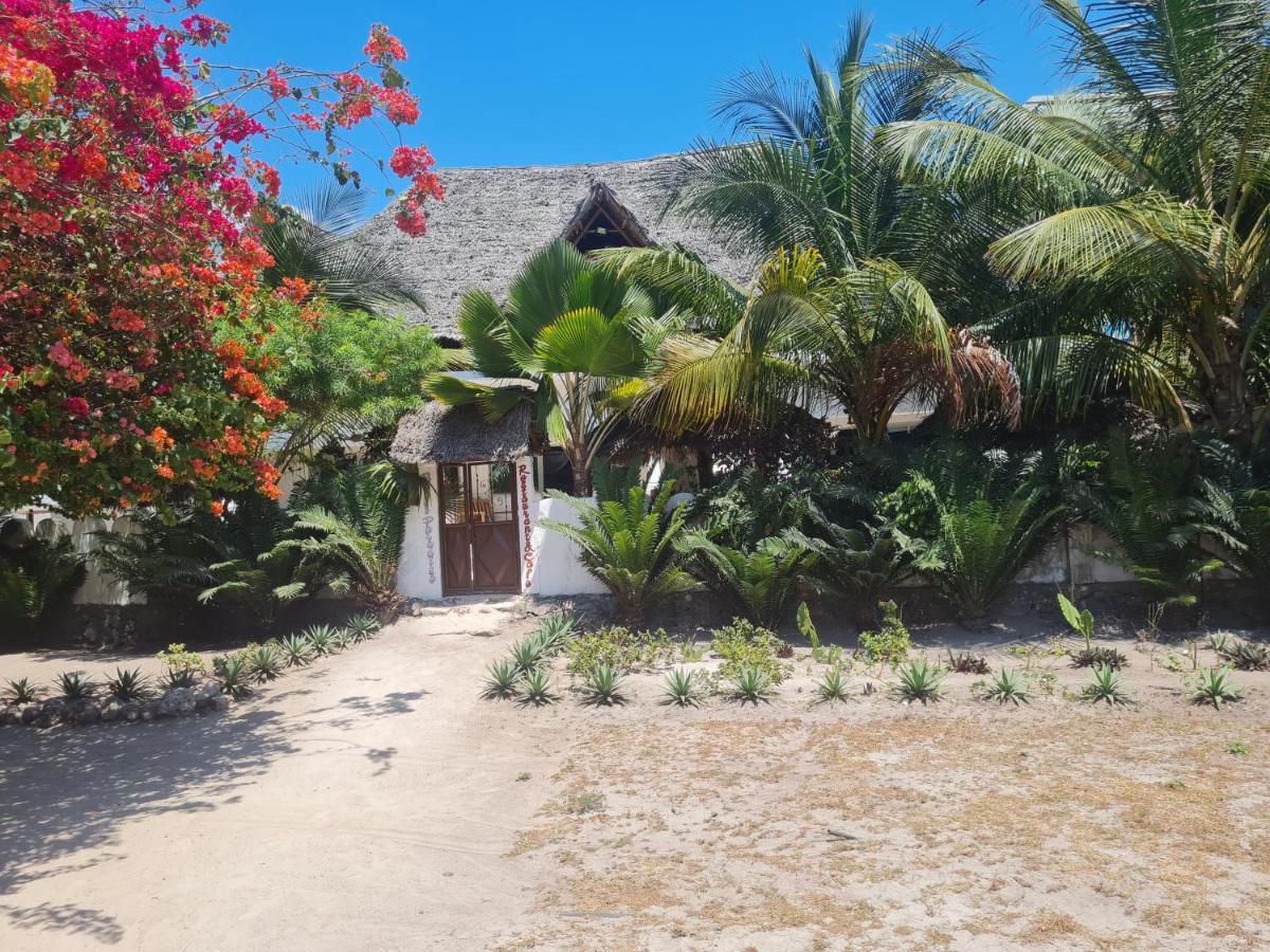 Beachfront Villa Ladha Ya Zanzibar Джамбиани Екстериор снимка