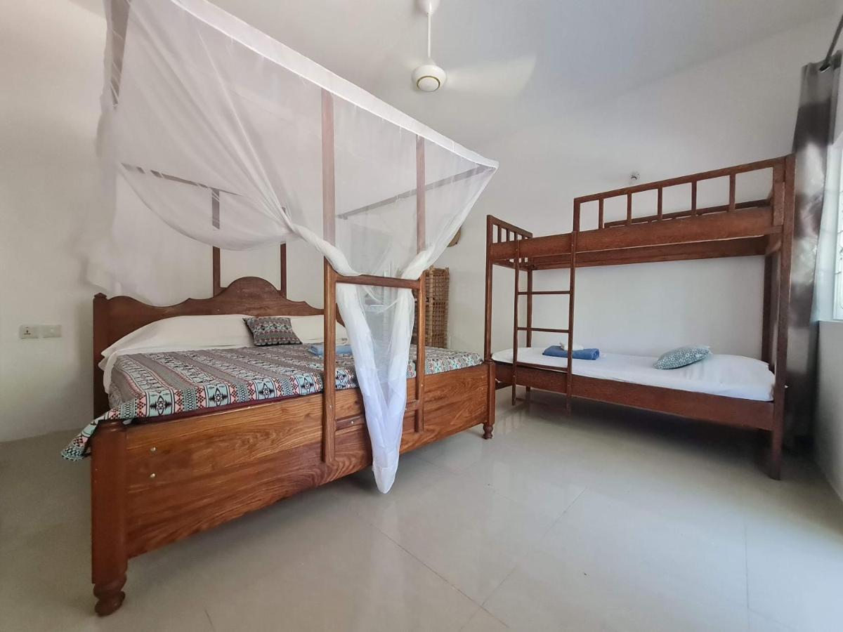 Beachfront Villa Ladha Ya Zanzibar Джамбиани Екстериор снимка