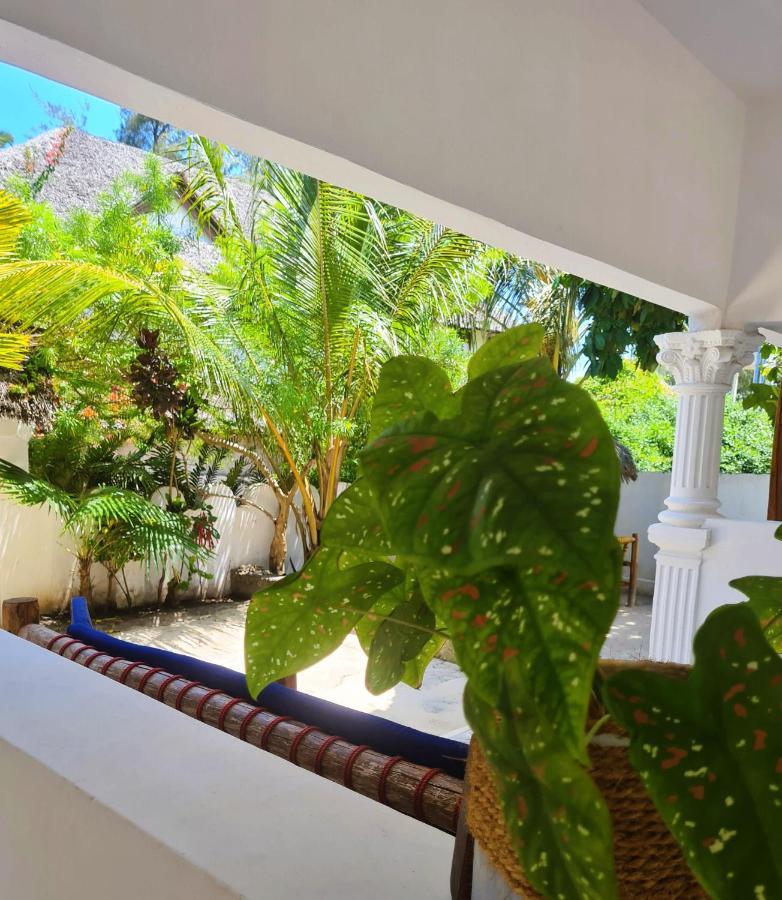 Beachfront Villa Ladha Ya Zanzibar Джамбиани Екстериор снимка