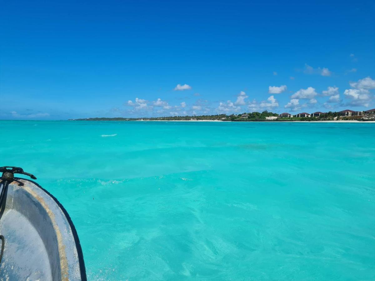 Beachfront Villa Ladha Ya Zanzibar Джамбиани Екстериор снимка